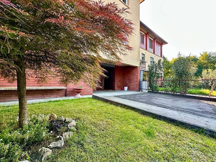 Appartamento trilocale in affitto in Monticelli Terme, Montechiarugolo