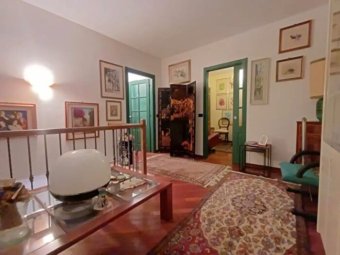 Appartamento con 8 locali in vendita in Aetano Donizetti, Siena