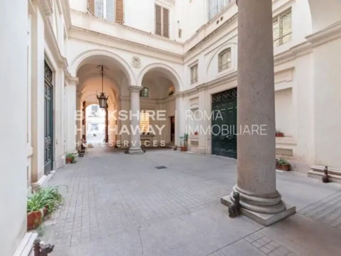 Appartamento bilocale in vendita in Piazza Barberini, Roma