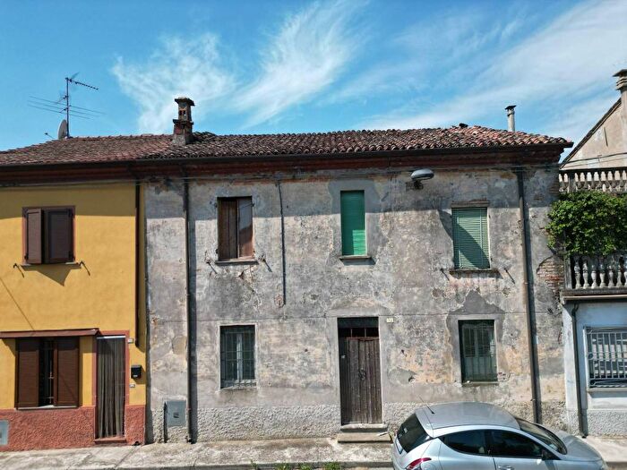 Casa quadrilocale in vendita in Via Carlo Montanari, Centro, Canneto sull'Oglio