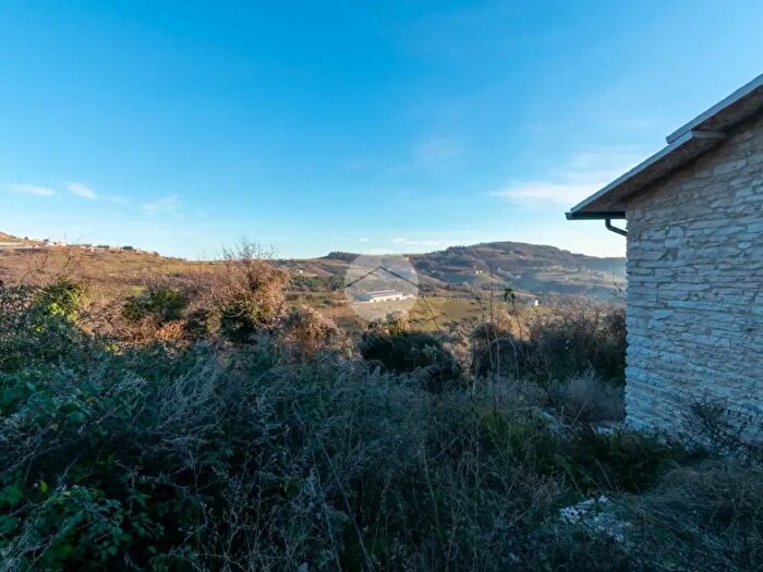 Casa bilocale in vendita in Località Sottosengia, Fumane
