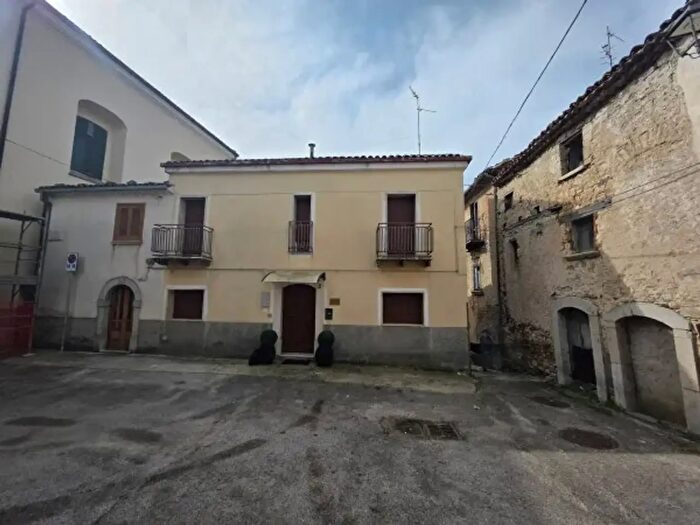 Casa con 6 locali in vendita in Largo Annunziata, San Giuliano Del Sannio