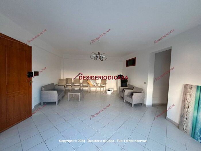 Appartamento quadrilocale in affitto in Via Trento, Centro, Trappeto