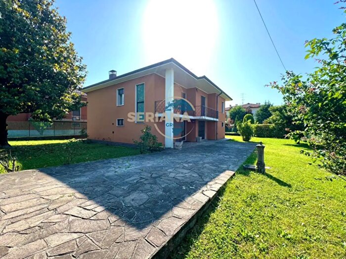 Casa quadrilocale in vendita in Via De Gasperi, Villa Di Serio