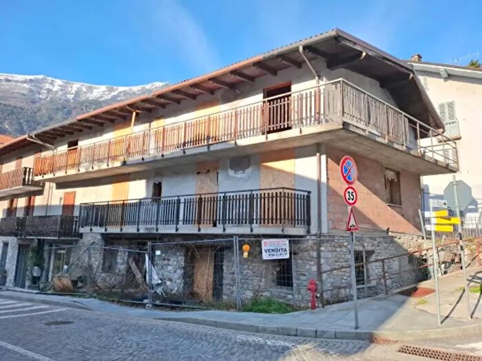 Casa in vendita in Via Ponte Romano, Saint Vincent