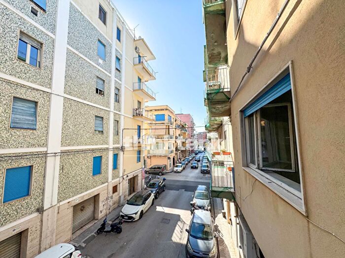 Appartamento con 5 locali in vendita in Via Simeto, Siracusa