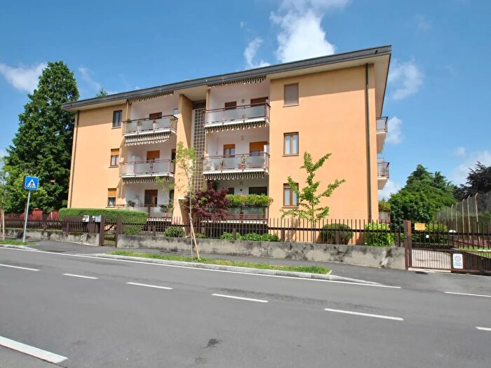 Appartamento trilocale in vendita in Via Fratelli Cervi, Vimercate