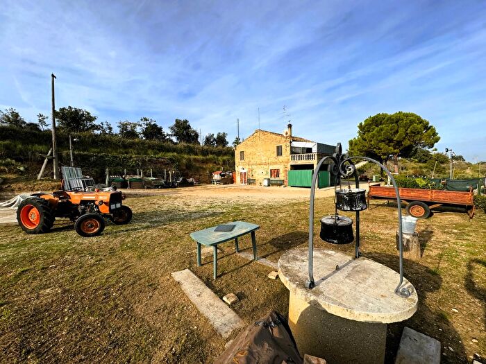 Casa con 10 locali in vendita in Lapedona