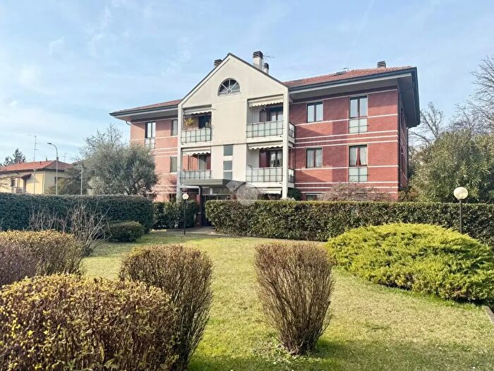 Appartamento quadrilocale in vendita in Via Armellini, Cinisello Balsamo