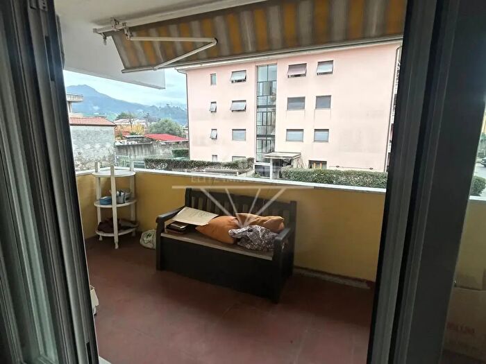 Appartamento quadrilocale in vendita in Carrara