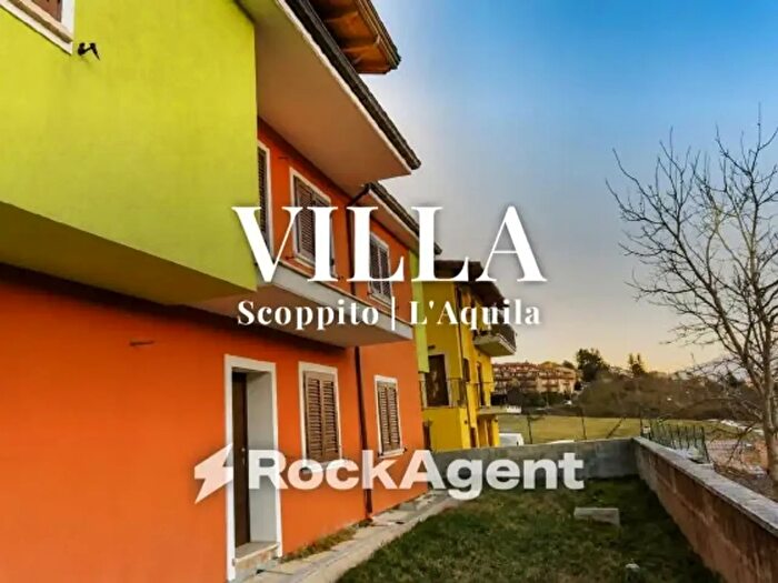 Casa quadrilocale in vendita in Via San Dorotea, Scoppito