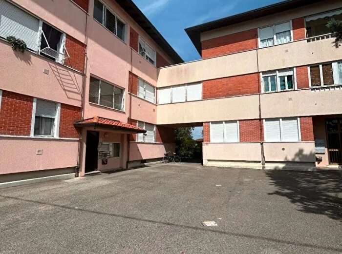 Appartamento trilocale in vendita in Via Barlassina Vedano Olona Va Italia, Vedano Olona