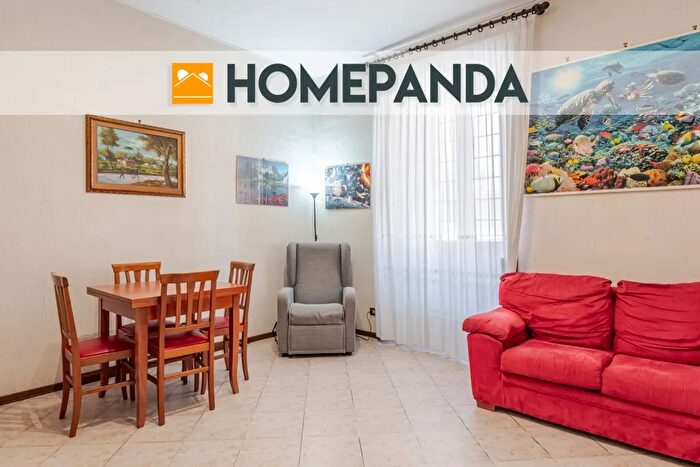 Appartamento trilocale in vendita in Via Francesco Caracciolo, Roma