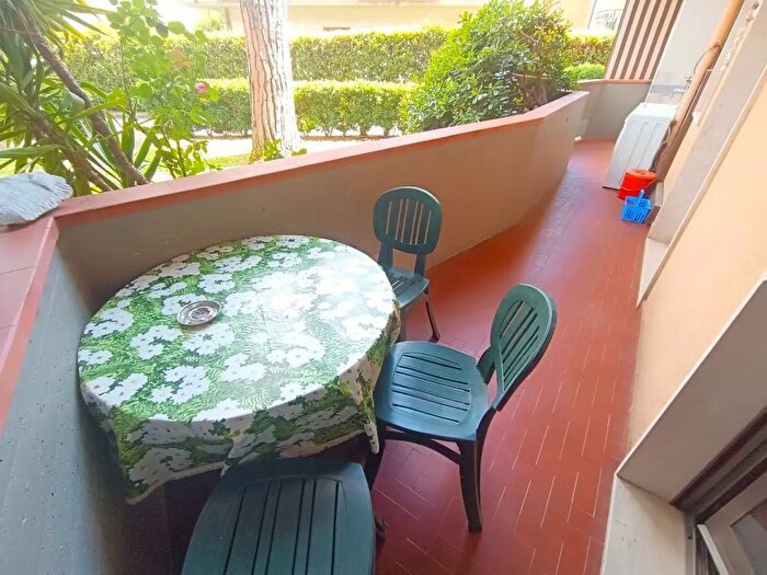 Appartamento con 5 locali in vendita in Ronchi, Massa