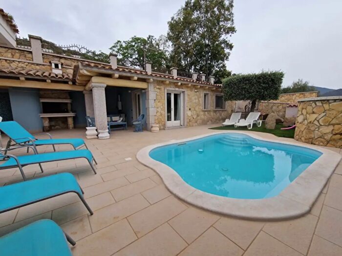 Casa con 6 locali in vendita in Cala Sinzias Snc, Castiadas