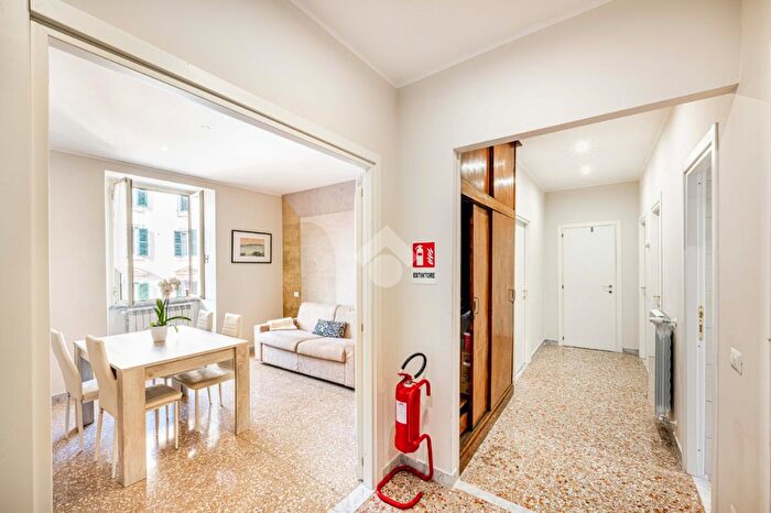 Appartamento trilocale in vendita in Via delle Fornaci, Roma