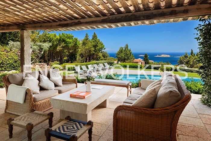 Casa con 6 locali in affitto in Porto Cervo, Arzachena