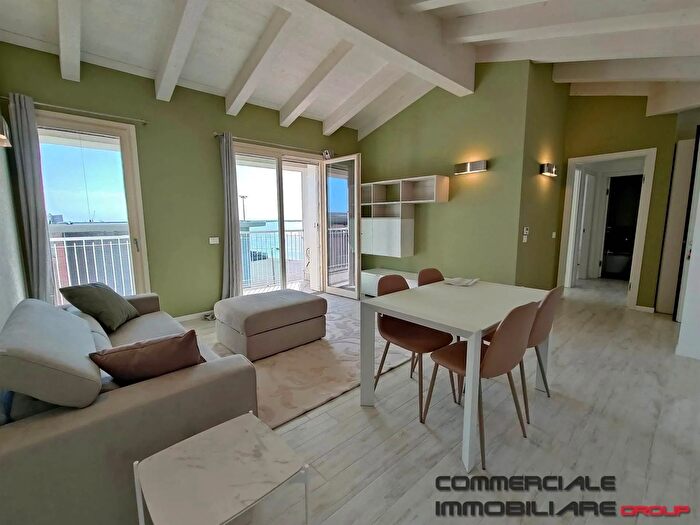 Appartamento trilocale in affitto in Via P E Venturini Sottomarina Chioggia Ve, Chioggia