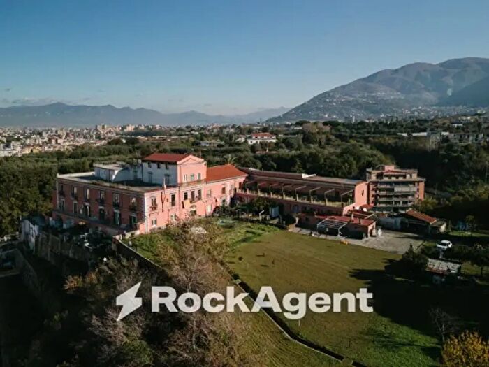 Appartamento trilocale in vendita in Salita Scanzano, Castellammare Di Stabia