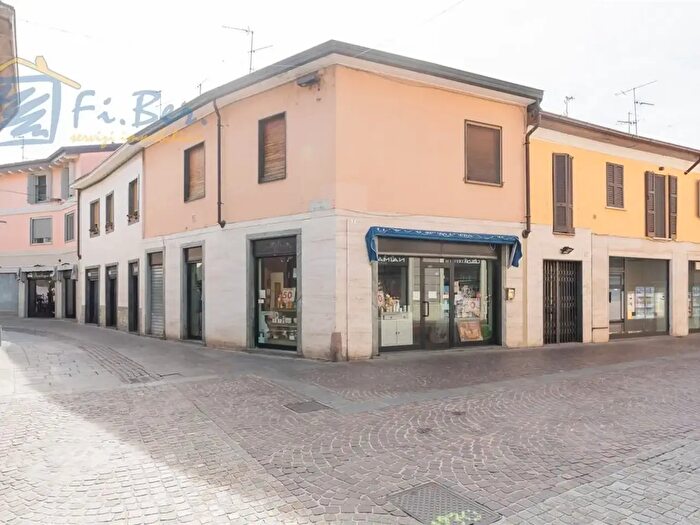 Casa in vendita in Via IV Novembre, Cernusco Sul Naviglio