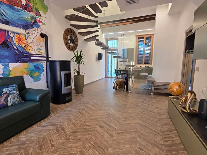 Appartamento trilocale in vendita in Via Dante, Opera