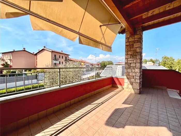 Appartamento trilocale in vendita in Via Venezia, Desenzano Del Garda