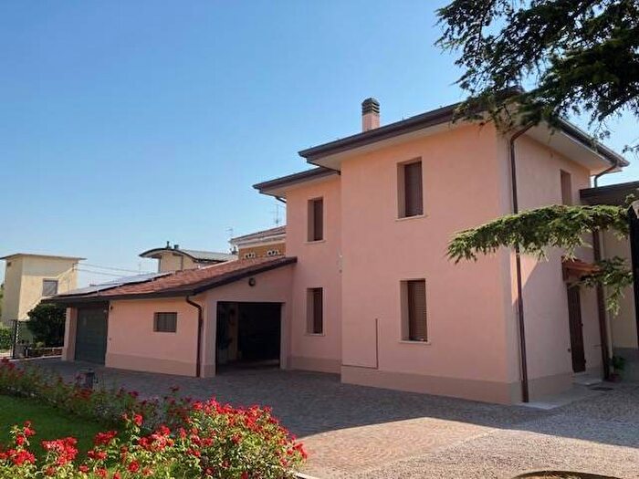 Appartamento quadrilocale in affitto in Via Silvio Pellico, Belfiore, Mantova