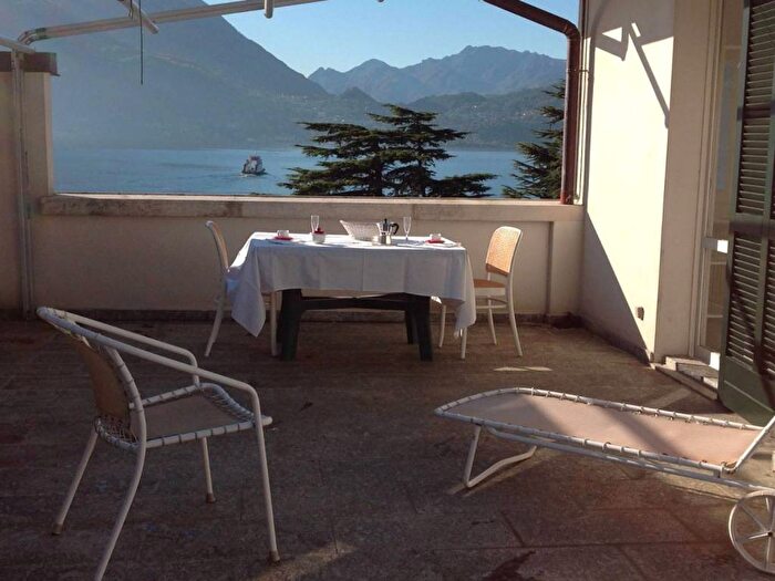 Appartamento bilocale in affitto in Via Roma, Varenna