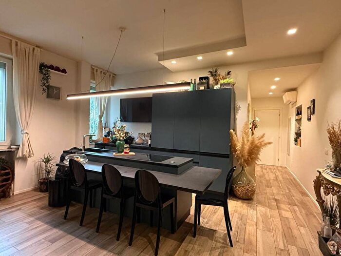 Appartamento trilocale in affitto in Borgo Padre Onorio Rosi, Centro Storico, Parma