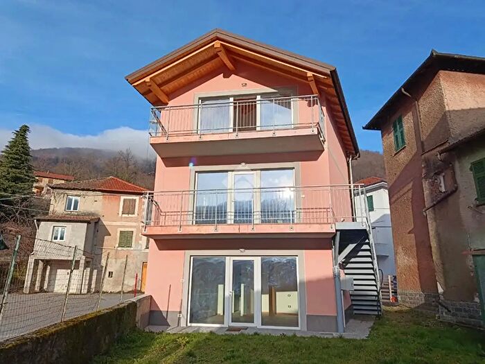 Casa con 7 locali in vendita in Località Nenno Inferiore, Valbrevenna