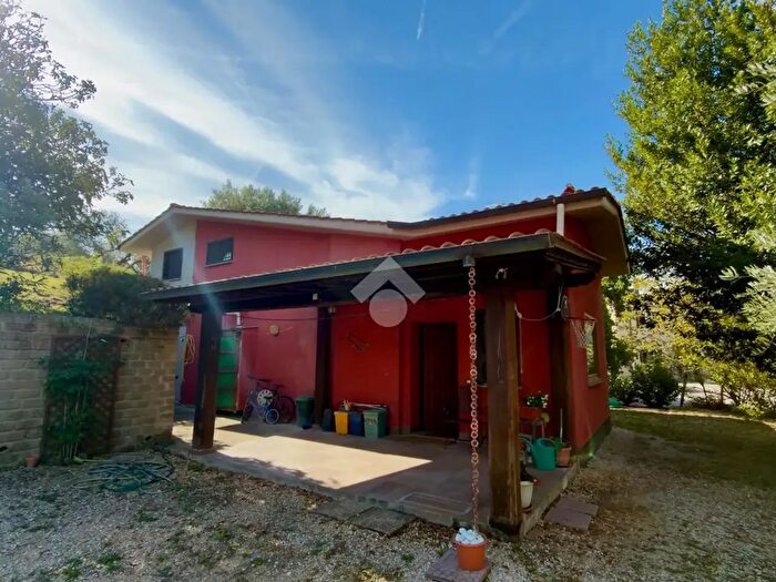 Casa con 5 locali in vendita in Via Monte La Pera, Castelnuovo Di Porto