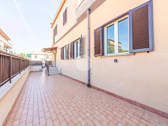 Appartamento trilocale in vendita in Via Alessandro Stoppato, Roma