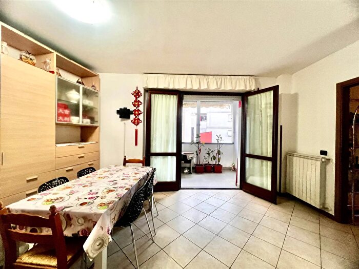 Appartamento con 6 locali in vendita in Signa