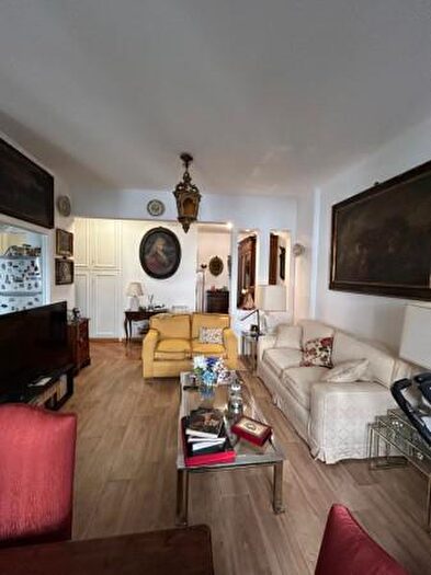 Appartamento trilocale in vendita in Via Bevagna, Roma