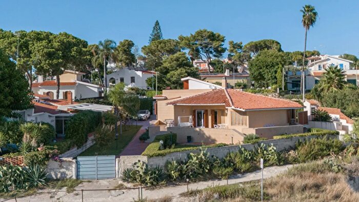 Casa quadrilocale in vendita in Viale dei Lidi, Siracusa