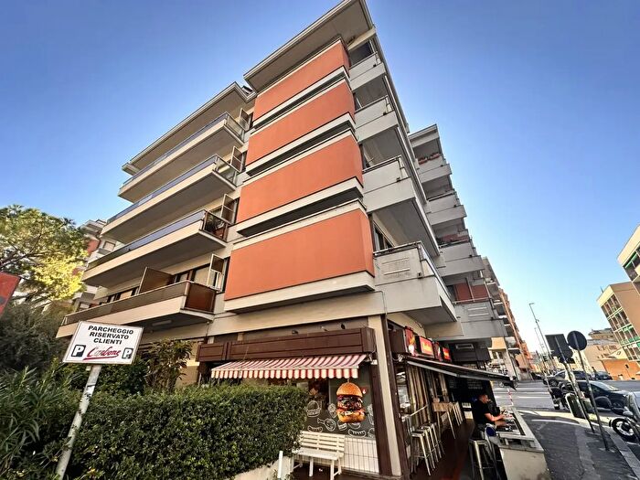 Appartamento con 8 locali in vendita in Genova