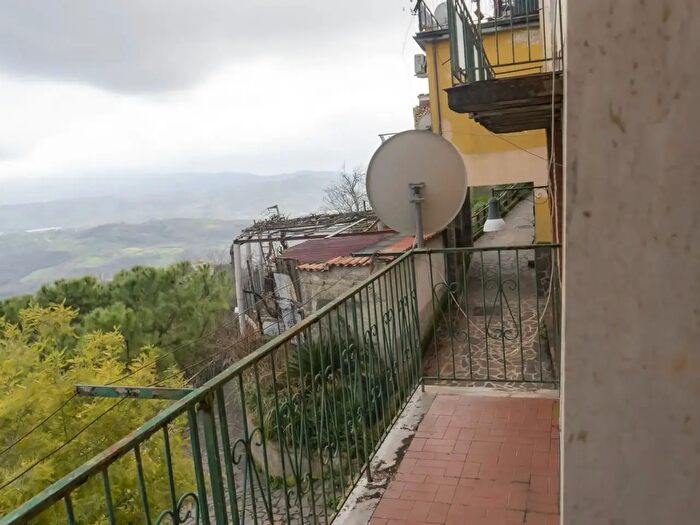 Appartamento trilocale in vendita in Via Roma, Castelnuovo Cilento