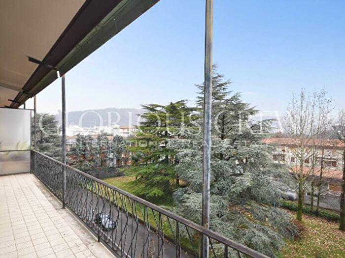 Appartamento quadrilocale in affitto in Via Bligny, Mompiano Costalunga, Brescia