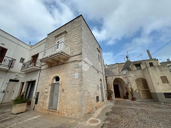 Casa quadrilocale in vendita in Piazza Sacro Cuore, Cisternino