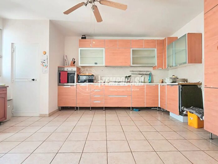 Casa trilocale in vendita in Via Michele Petrera, Gioia Del Colle