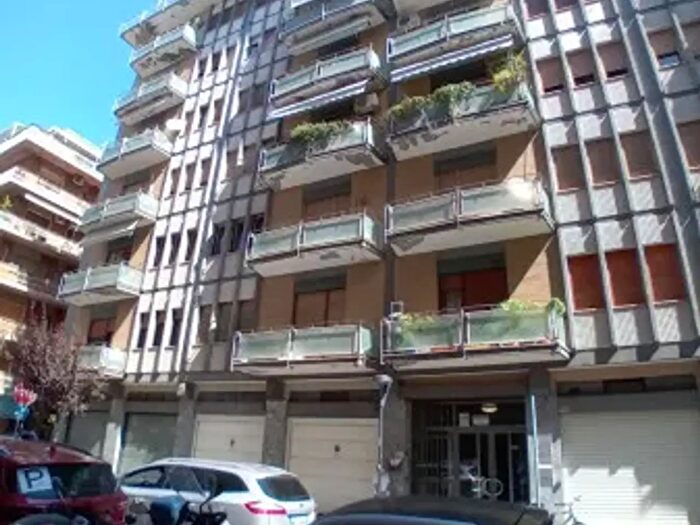 Appartamento con 5 locali in vendita in Via Giosuè Carducci, Pescara