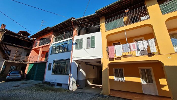 Casa quadrilocale in vendita in Via Barazzone Cascina Barazzone Occhieppo Inferiore Biella Piemonte Italia, Occhieppo Inferiore