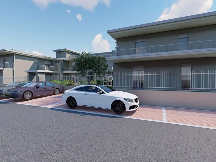 Appartamento trilocale in vendita in Via Zeneroni, Desenzano Del Garda