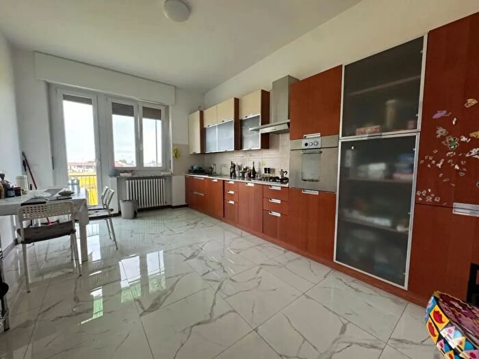 Appartamento quadrilocale in vendita in Via Bernardo Vittone, Vercelli