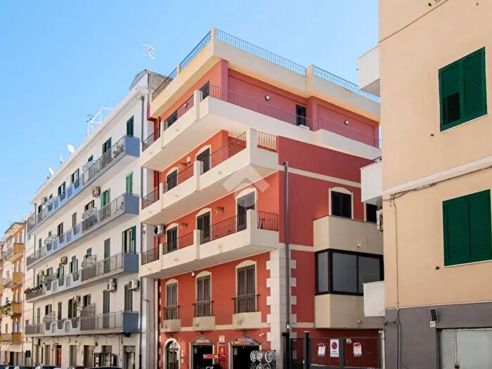 Appartamento bilocale in vendita in Via Santa Marta, Messina