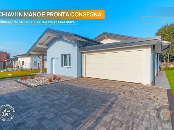 Casa quadrilocale in vendita in Via De Gasperi, Cassano Magnago