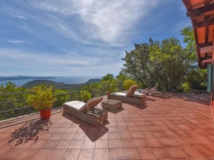 Casa con 6 locali in vendita in Via Porsenna, Viterbo