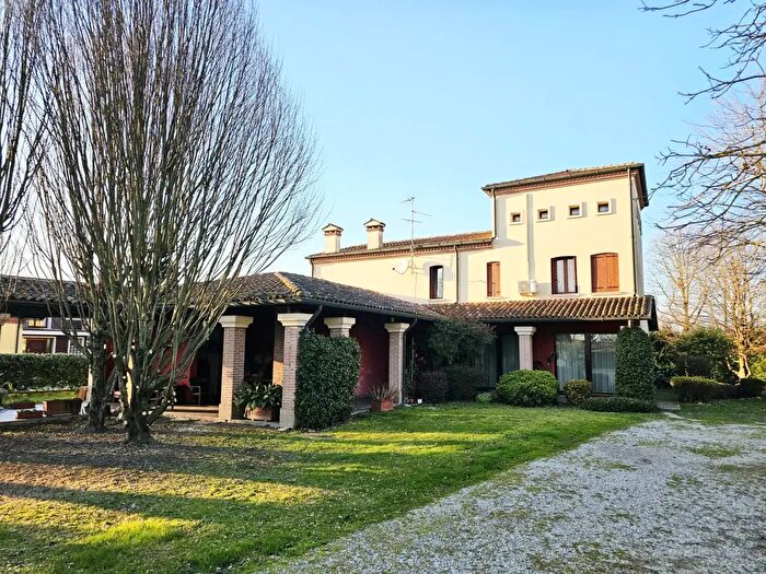 Casa con 6 locali in vendita in Via Morosina, Ponso