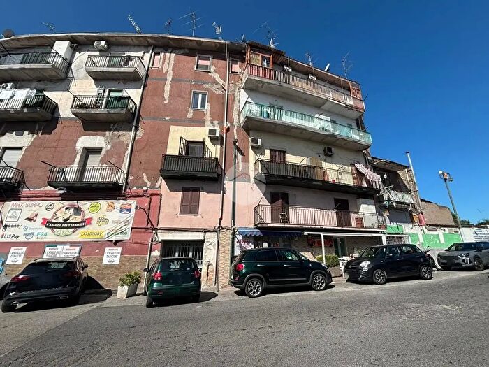 Appartamento trilocale in vendita in Piazza Abbeveratoio, Napoli