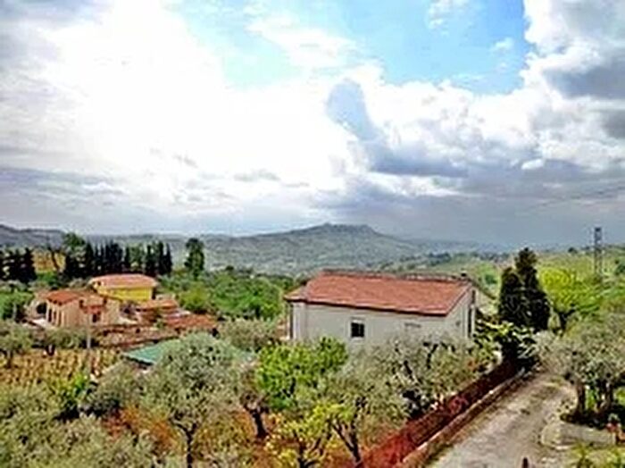 Appartamento quadrilocale in vendita in Via San Camillo De Lellis Chieti Ch, Chieti